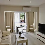 Coconut Design In The Heart Of Nogalera Center By Namaste Elite Lägenhet *